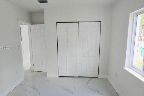 Casa en venta en Miami, Florida, 3 dormitorios, 129.51 m2 № 1762601 - foto 15