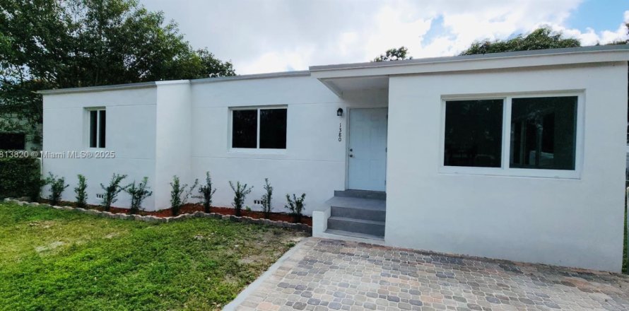 Casa en Miami, Florida 3 dormitorios, 129.51 m2 № 1762601