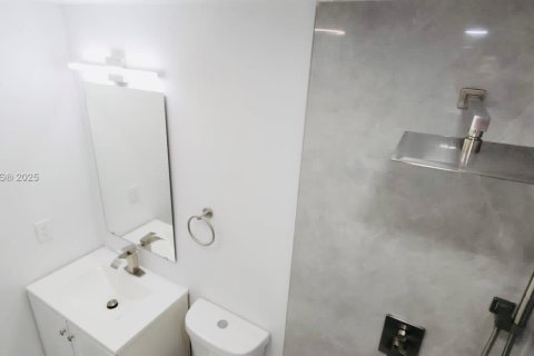 Casa en venta en Miami, Florida, 3 dormitorios, 129.51 m2 № 1762601 - foto 18