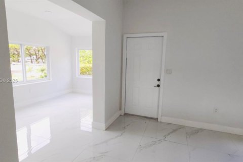 Casa en venta en Miami, Florida, 3 dormitorios, 129.51 m2 № 1762601 - foto 14