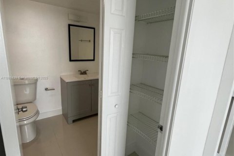 Снять в аренду кондоминиум в Авентура, Флорида 2 спальни, 97.45м2, № 1941419 - фото 10