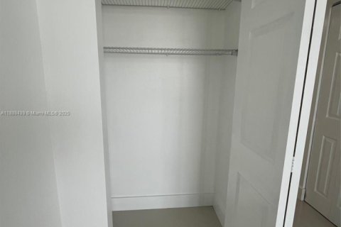 Снять в аренду кондоминиум в Авентура, Флорида 2 спальни, 97.45м2, № 1941419 - фото 9