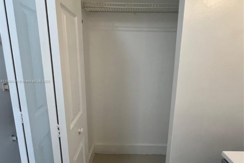 Снять в аренду кондоминиум в Авентура, Флорида 2 спальни, 97.45м2, № 1941419 - фото 16