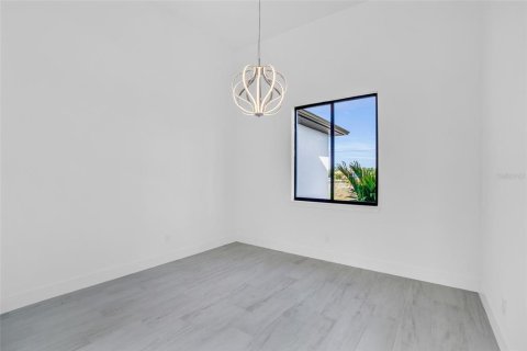 House in Port Charlotte, Florida 4 bedrooms, 178.09 sq.m. № 2215235 - photo 27