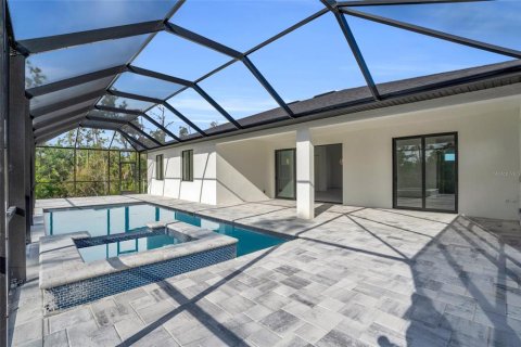 House in Port Charlotte, Florida 4 bedrooms, 178.09 sq.m. № 2215235 - photo 7