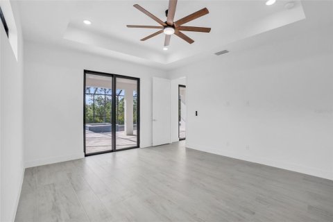 House in Port Charlotte, Florida 4 bedrooms, 178.09 sq.m. № 2215235 - photo 25