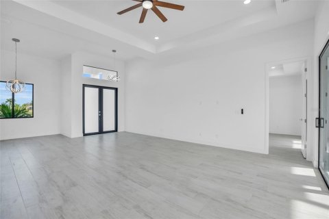 House in Port Charlotte, Florida 4 bedrooms, 178.09 sq.m. № 2215235 - photo 22