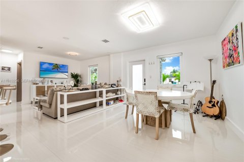 Купить виллу или дом в Майами, Флорида 3 спальни, 136.57м2, № 2154099 - фото 7
