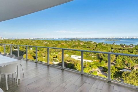 Снять в аренду кондоминиум в Майами, Флорида 3 спальни, 151.06м2, № 1955990 - фото 1