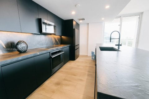 Снять в аренду кондоминиум в Майами, Флорида 3 спальни, 151.06м2, № 1955990 - фото 8