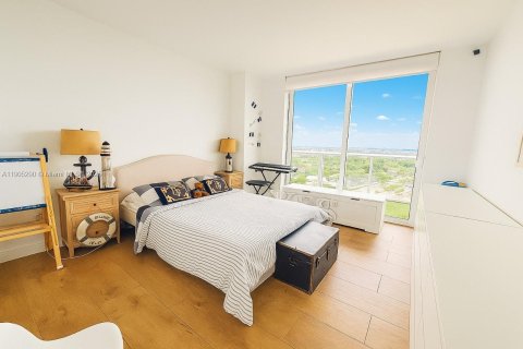 Снять в аренду кондоминиум в Майами, Флорида 3 спальни, 151.06м2, № 1955990 - фото 12