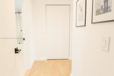 Снять в аренду кондоминиум в Майами, Флорида 3 спальни, 151.06м2, № 1955990 - фото 13