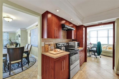 Condominio en venta en Hollywood, Florida, 2 dormitorios, 130.06 m2 № 1812199 - foto 28