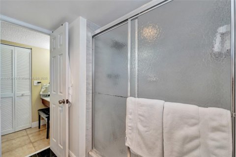 Condominio en venta en Hollywood, Florida, 2 dormitorios, 130.06 m2 № 1812199 - foto 16