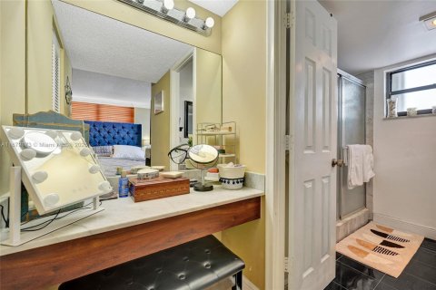 Condominio en venta en Hollywood, Florida, 2 dormitorios, 130.06 m2 № 1812199 - foto 13