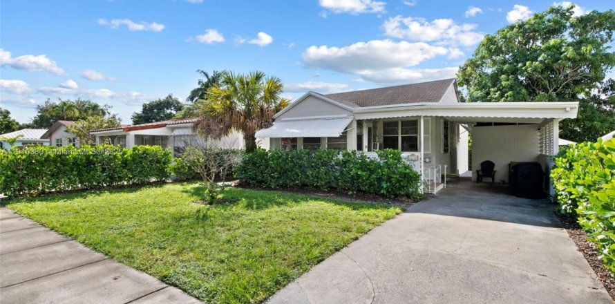 Villa ou maison à Hollywood, Floride 2 chambres, 82.03 m2 № 2082204