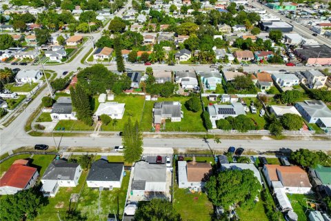 Купить виллу или дом в Майами, Флорида 2 спальни, 127.65м2, № 1987504 - фото 12