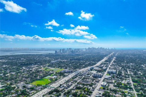 Купить виллу или дом в Майами, Флорида 2 спальни, 127.65м2, № 1987504 - фото 22