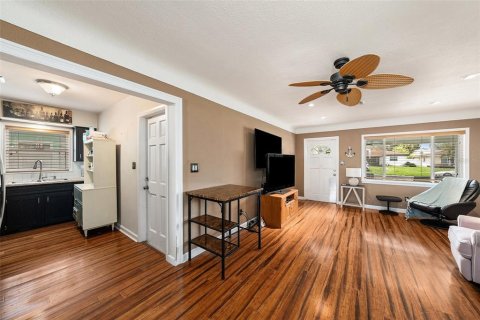 House in Saint Petersburg, Florida 2 bedrooms, 104.42 sq.m. № 1886822 - photo 14