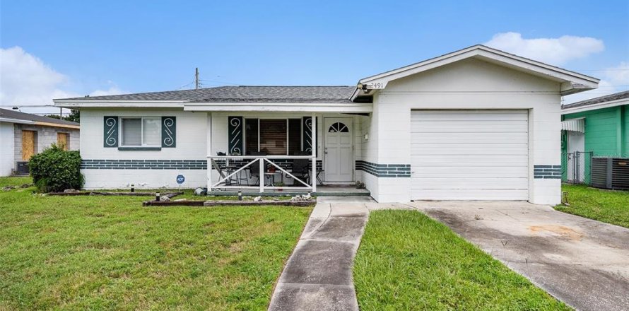 House in Saint Petersburg, Florida 2 bedrooms, 104.42 sq.m. № 1886822