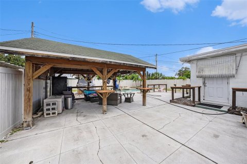 House in Saint Petersburg, Florida 2 bedrooms, 104.42 sq.m. № 1886822 - photo 18
