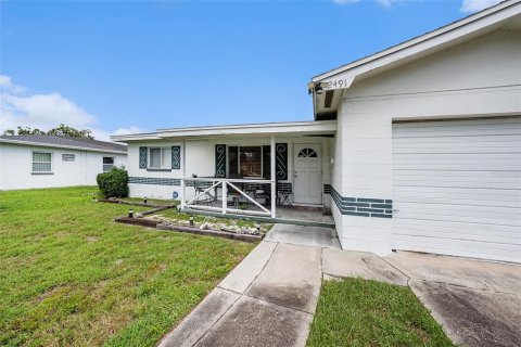 House in Saint Petersburg, Florida 2 bedrooms, 104.42 sq.m. № 1886822 - photo 5