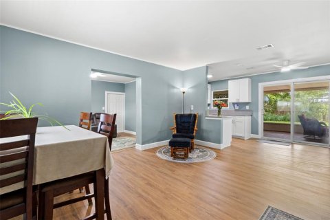 Casa en venta en Saint Petersburg, Florida, 3 dormitorios, 123.75 m2 № 2384062 - foto 3