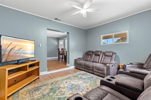 Casa en venta en Saint Petersburg, Florida, 3 dormitorios, 123.75 m2 № 2384062 - foto 9