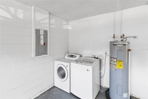 Villa ou maison à louer à Kissimmee, Floride: 3 chambres, 170.75 m2 № 2398886 - photo 16
