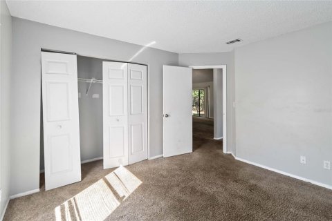 Villa ou maison à louer à Kissimmee, Floride: 3 chambres, 170.75 m2 № 2398886 - photo 12
