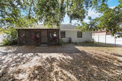 Villa ou maison à louer à Kissimmee, Floride: 3 chambres, 170.75 m2 № 2398886 - photo 19