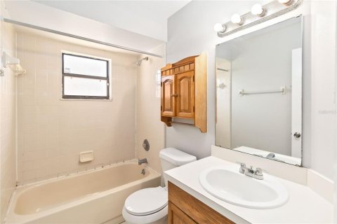 Villa ou maison à louer à Kissimmee, Floride: 3 chambres, 170.75 m2 № 2398886 - photo 15