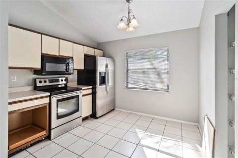 Villa ou maison à louer à Kissimmee, Floride: 3 chambres, 170.75 m2 № 2398886 - photo 5