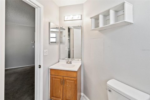 Villa ou maison à louer à Kissimmee, Floride: 3 chambres, 170.75 m2 № 2398886 - photo 9
