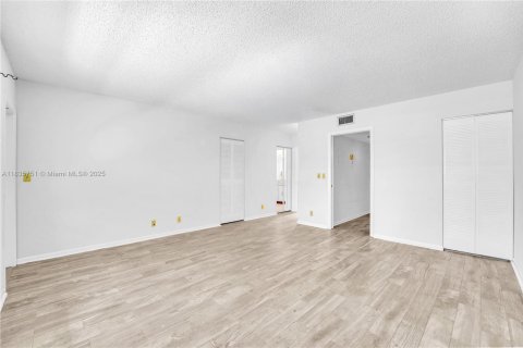 Condo in Delray Beach, Florida, 1 bedroom  № 1819873 - photo 14