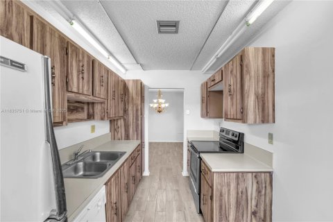 Condo in Delray Beach, Florida, 1 bedroom  № 1819873 - photo 16