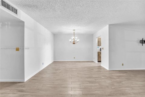Condo in Delray Beach, Florida, 1 bedroom  № 1819873 - photo 18