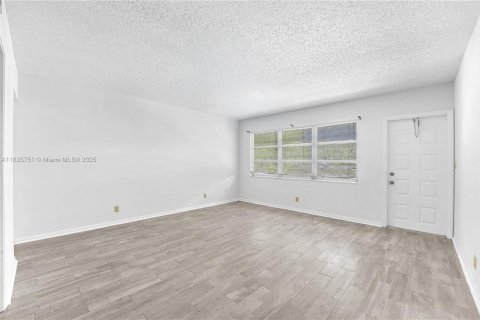 Condo in Delray Beach, Florida, 1 bedroom  № 1819873 - photo 13