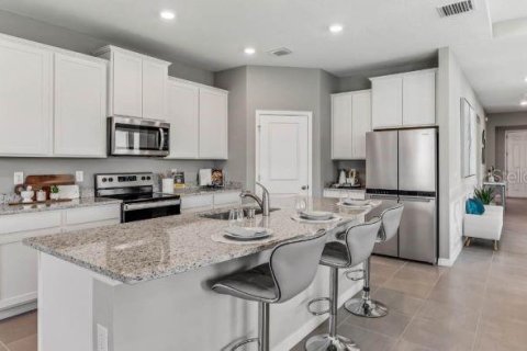 House in Lakewood Ranch, Florida 4 bedrooms, 258.92 sq.m. № 1910179 - photo 5