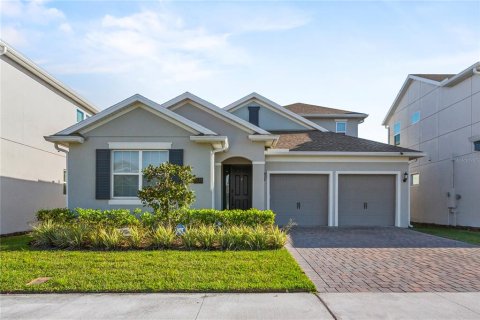 House in Orlando, Florida 4 bedrooms, 248.05 sq.m. № 1616302 - photo 1