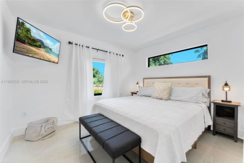 Villa ou maison à louer à Miami, Floride: 3 chambres, 142.88 m2 № 2025184 - photo 9
