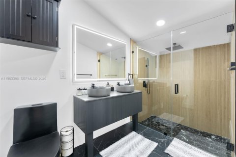 Villa ou maison à louer à Miami, Floride: 3 chambres, 142.88 m2 № 2025184 - photo 12