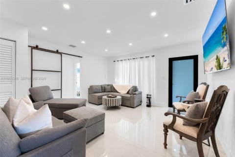 Villa ou maison à louer à Miami, Floride: 3 chambres, 142.88 m2 № 2025184 - photo 27
