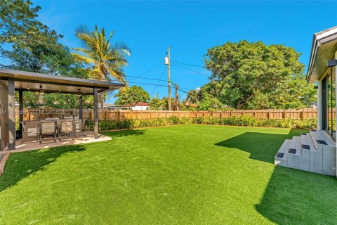 Villa ou maison à louer à Miami, Floride: 3 chambres, 142.88 m2 № 2025184 - photo 29