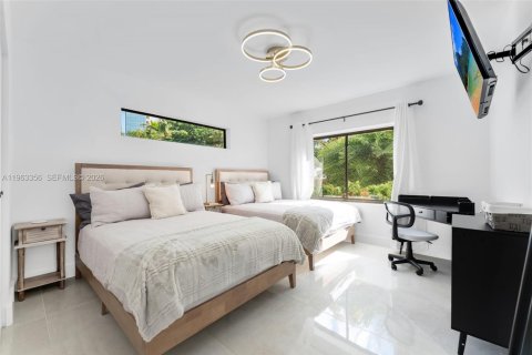 Villa ou maison à louer à Miami, Floride: 3 chambres, 142.88 m2 № 2025184 - photo 5