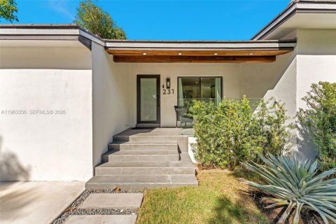 Villa ou maison à louer à Miami, Floride: 3 chambres, 142.88 m2 № 2025184 - photo 4