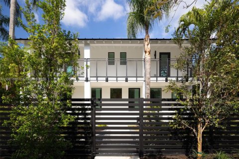 Villa ou maison à vendre à Miami, Floride: 6 chambres № 2248561 - photo 4