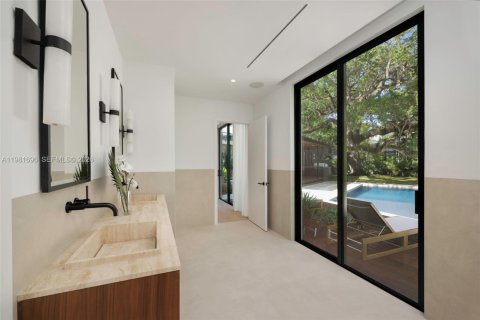 Villa ou maison à vendre à Miami, Floride: 6 chambres № 2248561 - photo 18