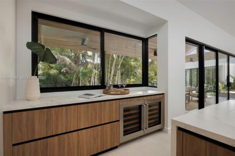 Villa ou maison à vendre à Miami, Floride: 6 chambres № 2248561 - photo 14