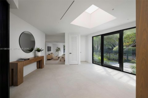 Villa ou maison à vendre à Miami, Floride: 6 chambres № 2248561 - photo 7
